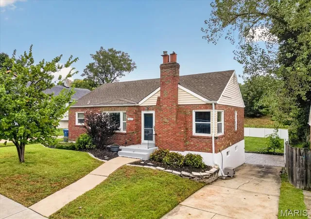 Photo 1 of Single family home for sale at 7613 Lovella Ave, Saint Louis, MO 63117 | MLS# MIS26061324 | Listing updated on 2026-09-28
