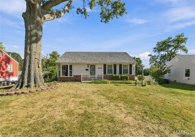 Photo 2 of Single family home for sale at 6935 Greenholly Dr, Saint Louis, MO 63123 | MLS# MIS26061328 | Listing updated on 2026-10-07