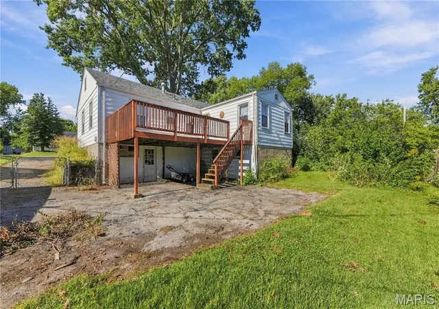 Photo 3 of Single family home for sale at 6935 Greenholly Dr, Saint Louis, MO 63123 | MLS# MIS26061328 | Listing updated on 2026-10-07