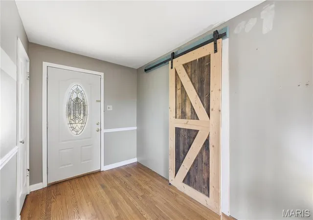 Photo 4 of Single family home for sale at 6935 Greenholly Dr, Saint Louis, MO 63123 | MLS# MIS26061328 | Listing updated on 2026-10-07