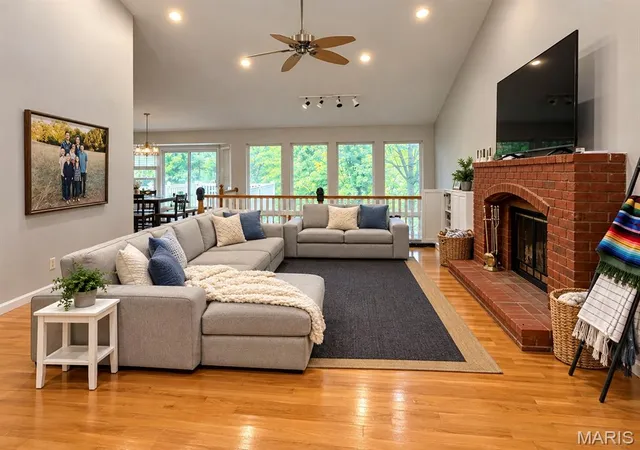 Photo 2 of Single family home for sale at 1656 Ivy Chase Ln, Fenton, MO 63026 | MLS# MIS26061329 | Listing updated on 2026-09-28