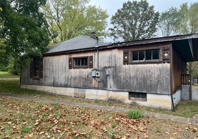 Photo 2 of Single family home for sale at 1101 Commercial St, Mineral Point, MO 63660 | MLS# MIS26061330 | Listing updated on 2026-09-25