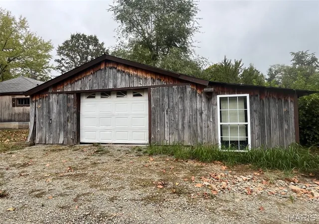 Photo 4 of Single family home for sale at 1101 Commercial St, Mineral Point, MO 63660 | MLS# MIS26061330 | Listing updated on 2026-09-25