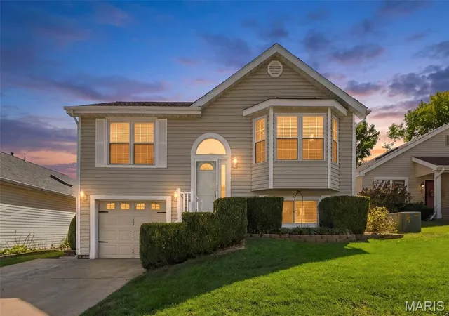 Photo 1 of Sale Pending at 202 Kunze Dr, Saint Charles, MO 63303 | MLS# MIS26061333 | Listing updated on 2026-10-17