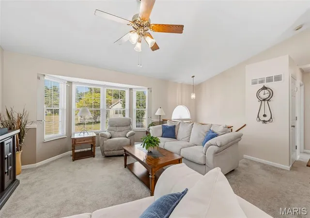 Photo 4 of Sale Pending at 202 Kunze Dr, Saint Charles, MO 63303 | MLS# MIS26061333 | Listing updated on 2026-10-17