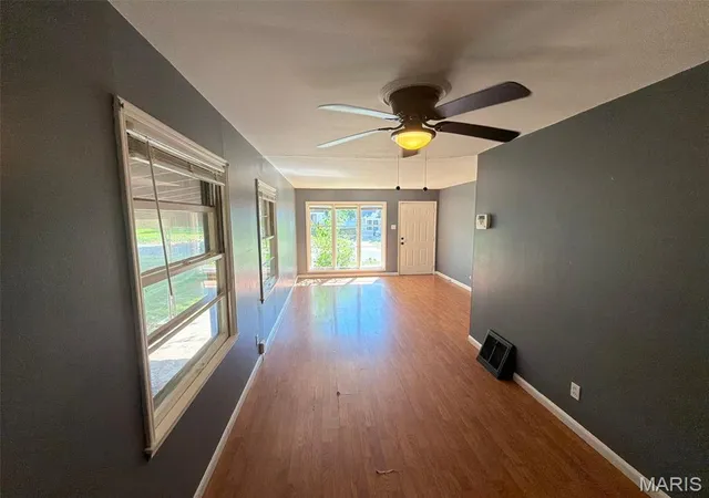 Photo 3 of Single family home for sale at 309 Midlothian Rd, Saint Louis, MO 63137 | MLS# MIS26061336 | Listing updated on 2026-09-22