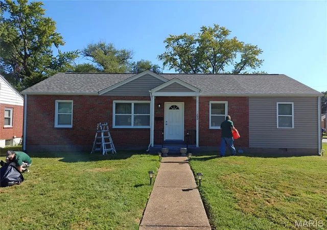 Photo 1 of Single family home for sale at 1290 S New Florissant Rd, Florissant, MO 63031 | MLS# MIS26061337 | Listing updated on 2026-10-01