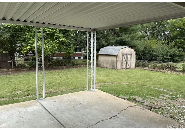 Photo 3 of Sale Pending at 1005 Preakness Ln, Florissant, MO 63033 | MLS# MIS26061347 | Listing updated on 2026-09-28