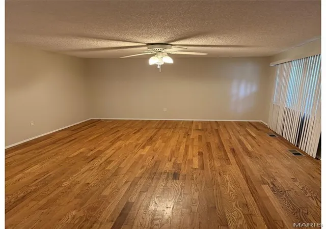Photo 3 of Sale Pending at 1005 Preakness Ln, Florissant, MO 63033 | MLS# MIS26061347 | Listing updated on 2026-09-28
