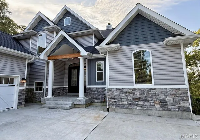 Photo 3 of Single family home for sale at 35 Brierfield Ct, Troy, MO 63379 | MLS# MIS26061348 | Listing updated on 2026-09-26