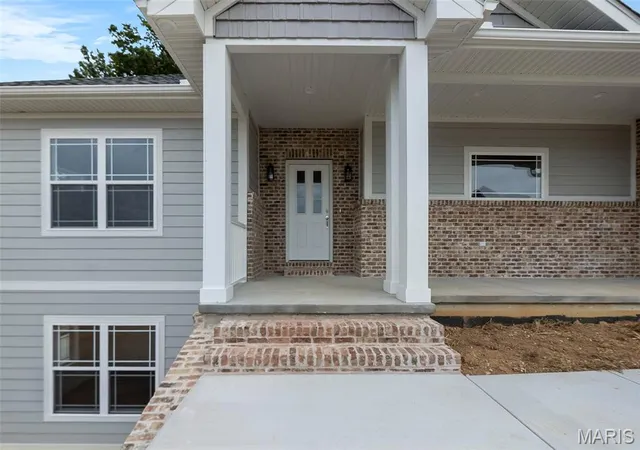 Photo 2 of Single family home for sale at 236 Stepping Stone Way, Cape Girardeau, MO 63701 | MLS# MIS26061351 | Listing updated on 2026-09-23