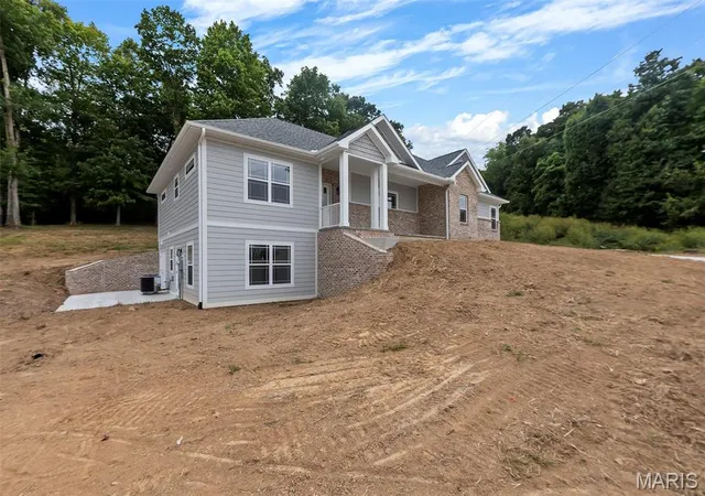 Photo 3 of Single family home for sale at 236 Stepping Stone Way, Cape Girardeau, MO 63701 | MLS# MIS26061351 | Listing updated on 2026-09-23