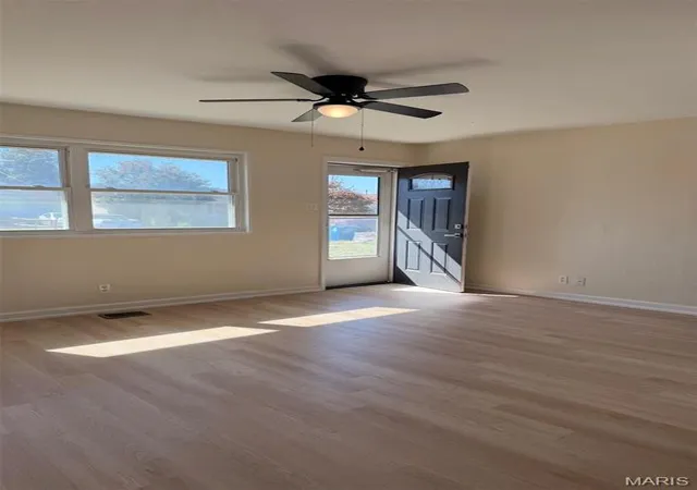 Photo 3 of Single family home for sale at 137 Charlene St, East Alton, IL 62024 | MLS# MIS26061357 | Listing updated on 2026-10-07