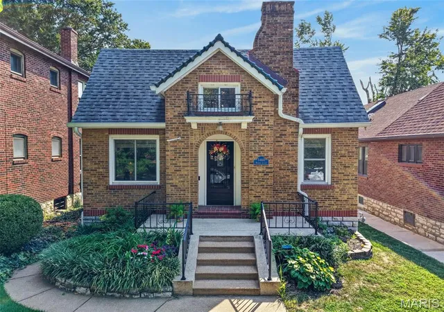 Photo 1 of Single family home for sale at 5460 Rhodes Ave, Saint Louis, MO 63109 | MLS# MIS26061359 | Listing updated on 2026-10-04
