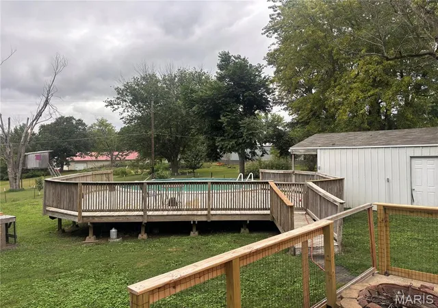 Photo 2 of Single family home for sale at 120 Oakland Dr, Hannibal, MO 63401 | MLS# MIS26061360 | Listing updated on 2026-09-30