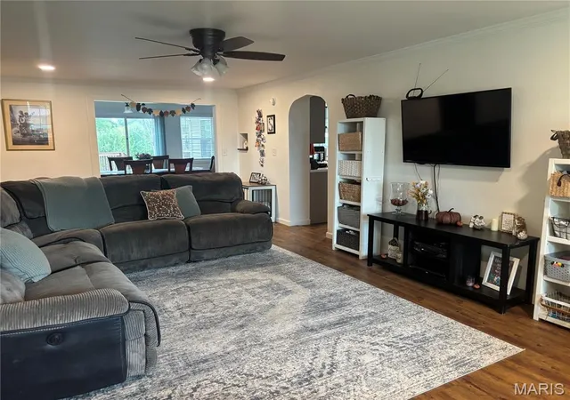 Photo 3 of Single family home for sale at 120 Oakland Dr, Hannibal, MO 63401 | MLS# MIS26061360 | Listing updated on 2026-09-30