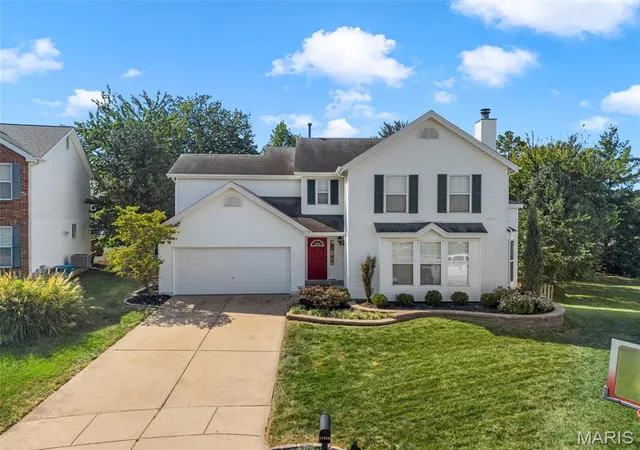 Photo 2 of Sale Pending at 17010 Old Holw Ct, Wildwood, MO 63040 | MLS# MIS26061364 | Listing updated on 2026-09-29
