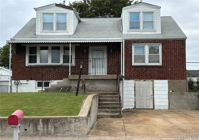 Photo 1 of Single family home for sale at 9439 Ridge Ave, Saint Louis, MO 63114 | MLS# MIS26061375 | Listing updated on 2026-09-28