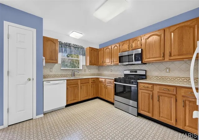 Photo 3 of Sale Pending at 1436 Snowbird Ln, O Fallon, MO 63366 | MLS# MIS26061380 | Listing updated on 2026-10-03