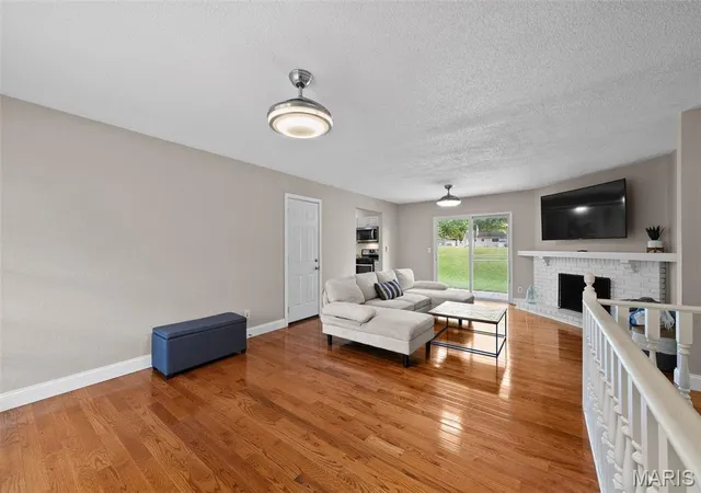 Photo 4 of Sale Pending at 1365 Twin Trails Ct, Fenton, MO 63026 | MLS# MIS26061389 | Listing updated on 2026-10-02