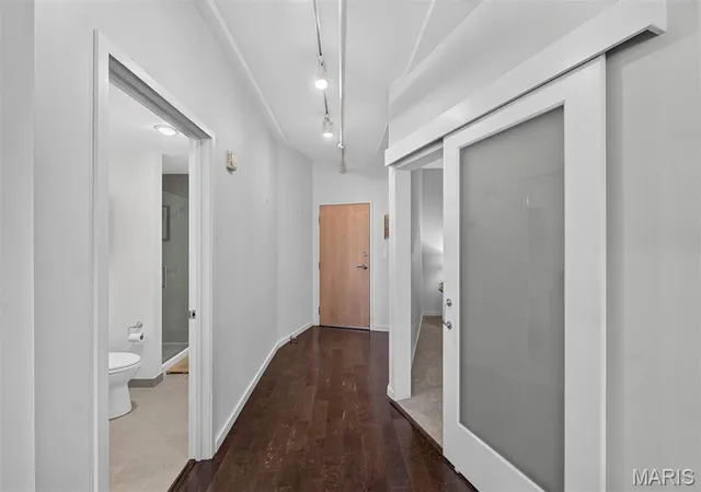 Photo 3 of Condo for sale at 915 Olive St #1404, Saint Louis, MO 63101 | MLS# MIS26061391 | Listing updated on 2026-09-23