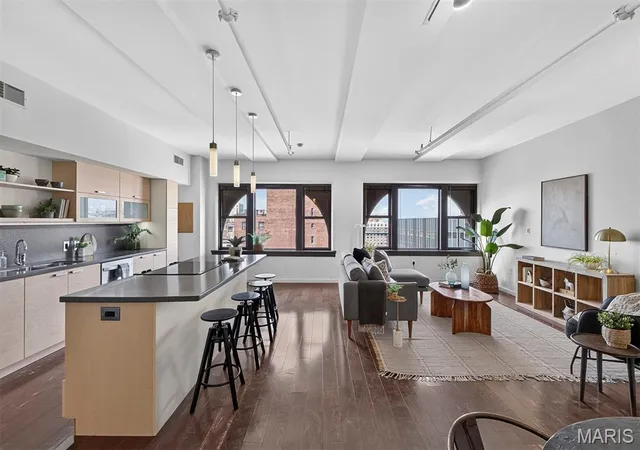 Photo 3 of Condo for sale at 915 Olive St #1404, Saint Louis, MO 63101 | MLS# MIS26061391 | Listing updated on 2026-09-23