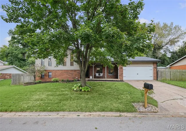 Single family home for sale at 69 Glendale Dr, Glen Carbon, IL 62034 | MLS# MIS26061392