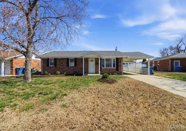 Photo 1 of Single family home for sale at 3320 Village Ln, Granite City, IL 62040 | MLS# MIS26061403 | Listing updated on 2026-09-25