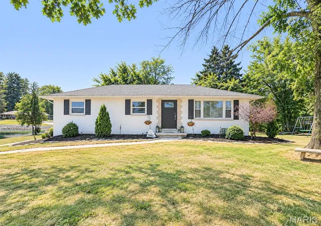 Single family home for sale at 7962 State Route 140, Edwardsville, IL 62025 | MLS# MIS26061410