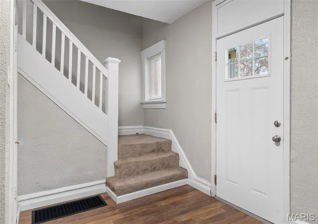Photo 3 of Single family home for sale at 3706 Neosho St, Saint Louis, MO 63116 | MLS# MIS26061411 | Listing updated on 2026-09-23