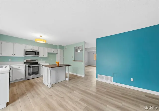 Photo 4 of Sale Pending at 1345 Hampton Rd #C, Saint Charles, MO 63303 | MLS# MIS26061417 | Listing updated on 2026-10-04