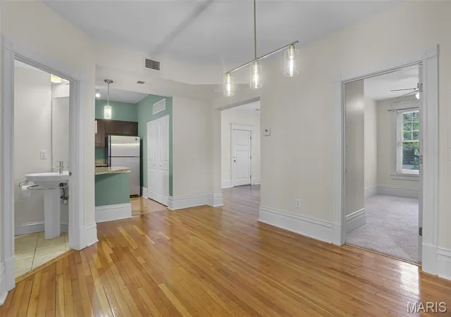Photo 4 of Condo for sale at 6115 Washington Blvd #102, Saint Louis, MO 63112 | MLS# MIS26061420 | Listing updated on 2026-10-06