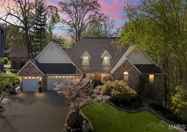 Photo 3 of Sale Pending at 115 Kingsbrooke Blvd, Glen Carbon, IL 62034 | MLS# MIS26061432 | Listing updated on 2026-10-05