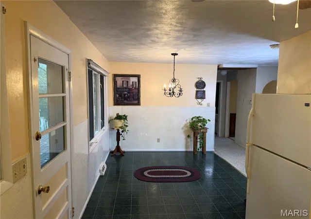 Photo 3 of Single family home for sale at 16825 Lakeside Dr, Carlinville, IL 62626 | MLS# MIS26061439 | Listing updated on 2026-09-23