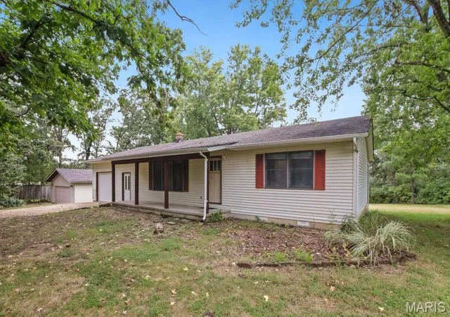 Photo 1 of Single family home for sale at 1476 E Springfield Rd, Sullivan, MO 63080 | MLS# MIS26061445 | Listing updated on 2026-09-24