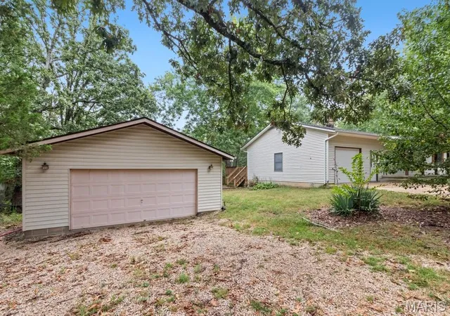 Photo 2 of Single family home for sale at 1476 E Springfield Rd, Sullivan, MO 63080 | MLS# MIS26061445 | Listing updated on 2026-09-24