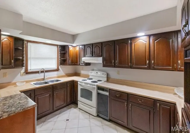 Photo 4 of Single family home for sale at 1476 E Springfield Rd, Sullivan, MO 63080 | MLS# MIS26061445 | Listing updated on 2026-09-24