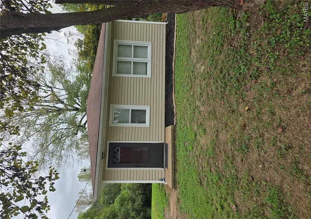 Photo 1 of Single family home for sale at 526 Valencia Dr, Belleville, IL 62223 | MLS# MIS26061448 | Listing updated on 2026-09-24