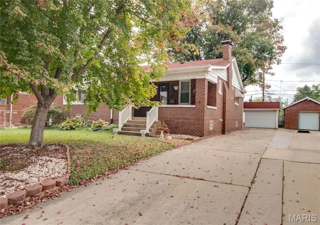 Photo 3 of Sale Pending at 2518 Edison Ave, Granite City, IL 62040 | MLS# MIS26061450 | Listing updated on 2026-10-03
