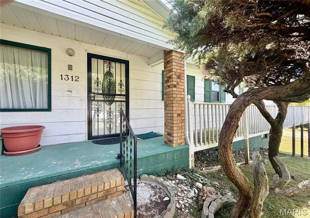Photo 2 of Single family home for sale at 1312 W Harper, Poplar Bluff, MO 63901 | MLS# MIS26061451 | Listing updated on 2026-09-28