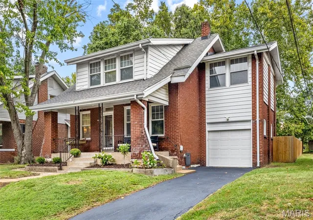 Photo 2 of Sale Pending at 7405 Zephyr Pl, Saint Louis, MO 63143 | MLS# MIS26061457 | Listing updated on 2026-09-29