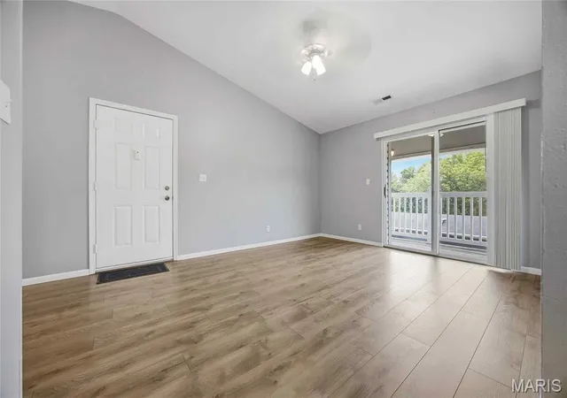 Listing Photo 4 - Condo for sale in building located at 1936 Marine Ter Dr, St. Louis, MO 63146 - Unit #K