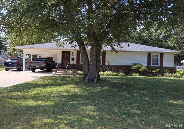 Photo 1 of Sale Pending at 919 Hawthorn Dr, Sikeston, MO 63801 | MLS# MIS26061459 | Listing updated on 2026-10-05