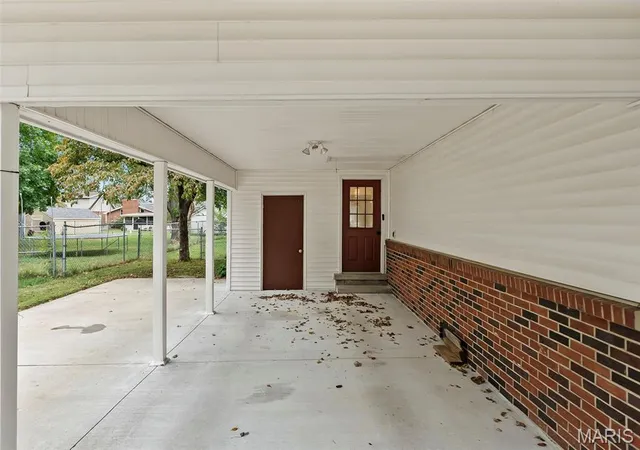 Photo 3 of Single family home for sale at 919 Hawthorn Dr, Sikeston, MO 63801 | MLS# MIS26061459 | Listing updated on 2026-10-20