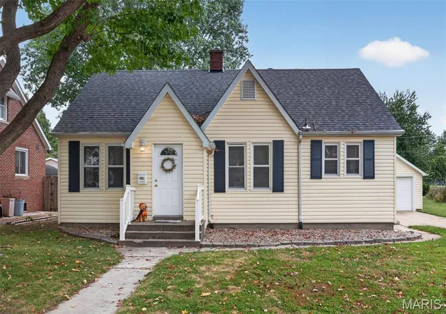 Single family home for sale at 1615 Maple St, Highland, IL 62249 | MLS# MIS26061462