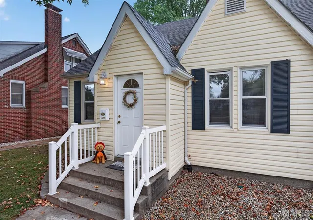 Photo 3 of Single family home for sale at 1615 Maple St, Highland, IL 62249 | MLS# MIS26061462 | Listing updated on 2026-09-23