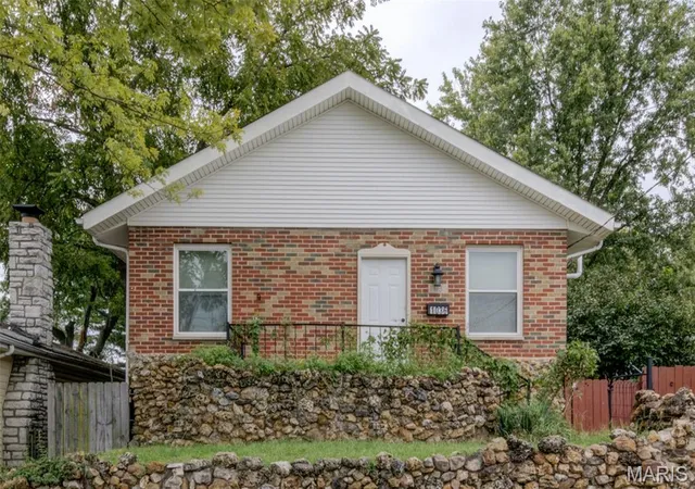 Photo 1 of Single family home for sale at 1036 Wachtel Ave, Saint Louis, MO 63125 | MLS# MIS26061470 | Listing updated on 2026-09-23