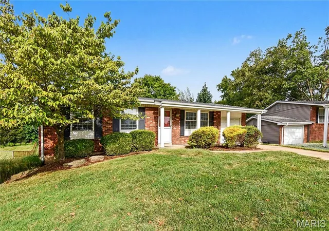 Photo 2 of Single family home for sale at 2467 Wesbay Dr, Maryland Heights, MO 63043 | MLS# MIS26061471 | Listing updated on 2026-09-24