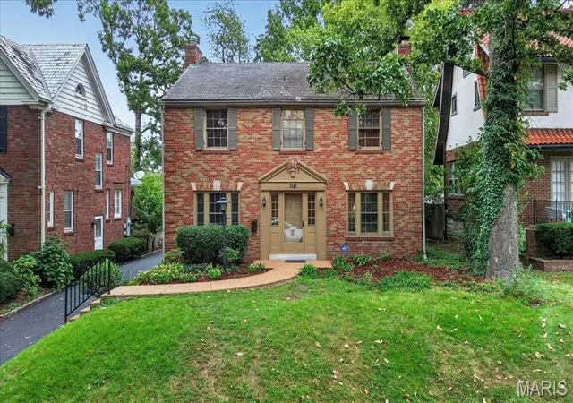 Photo 2 of Single family home for sale at 7141 Lindell Blvd, Saint Louis, MO 63130 | MLS# MIS26061476 | Listing updated on 2026-10-07