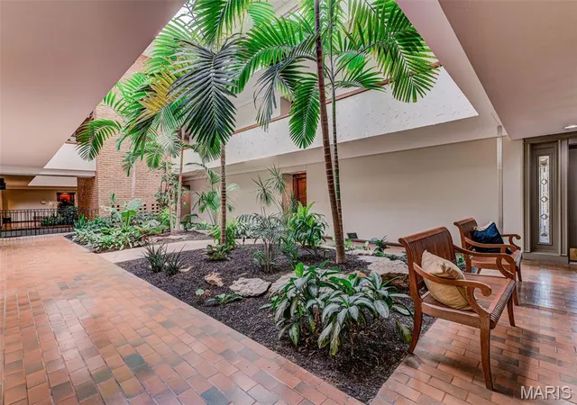 Photo 3 of Condo for sale at 950 E Rue De La Banque #314, Saint Louis, MO 63141 | MLS# MIS26061477 | Listing updated on 2026-09-23